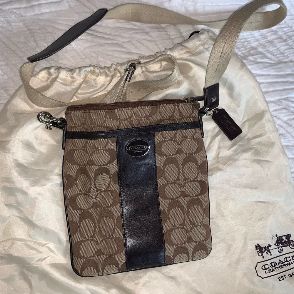 Authentic Coach crossover bag - Picture 2 of 6